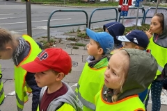 delfinki-i-krasnale-poznaja-bezpieczna-droge-do-przedszkola-03