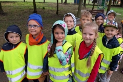 delfinki-i-krasnale-poznaja-bezpieczna-droge-do-przedszkola-09
