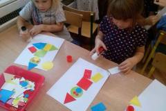 delfinki-i-zabawy-z-figurami-geometrycznymi-11
