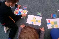 delfinki-i-zabawy-z-figurami-geometrycznymi-27