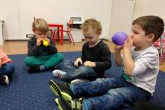 krasnale-i-balony-w-chmurach-11