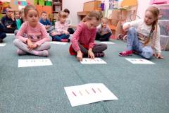 matematyka-na-wesolo-w-wykonaniu-delfinkow-06