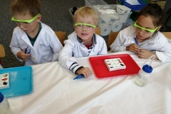 pierwsze-eksperymenty-na-zajeciach-smart_lab-07