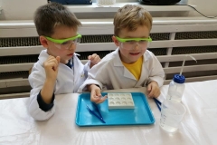 pierwsze-eksperymenty-na-zajeciach-smart_lab-13
