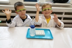 pierwsze-eksperymenty-na-zajeciach-smart_lab-15
