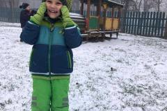 pierwszy-snieg-i-zabawy-przedszkolakow-09