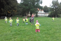 przedszkolaki-sprzataja-swiat-07