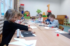 przedszkolaki-przygotowuja-sie-do-wizyty-mikolaja-53