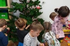 przedszkolaki-przygotowuja-sie-do-wizyty-mikolaja-68