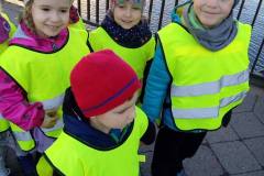 wspolny-spacer-krasnali-i-delfinkow-05