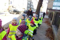 wspolny-spacer-krasnali-i-delfinkow-08