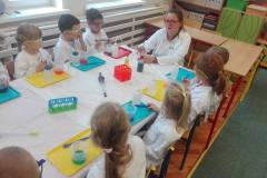 zajecia-chemiczne-smart_lab-w-delfinkach-08