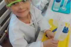 zajecia-chemiczne-smart_lab-w-delfinkach-11